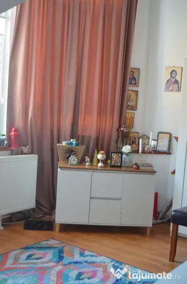 Apartament cu 2 camere decomandat în Central