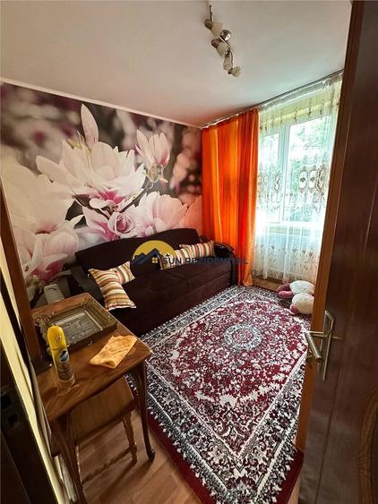 Apartament cu 3 camere decomandat în Berceni