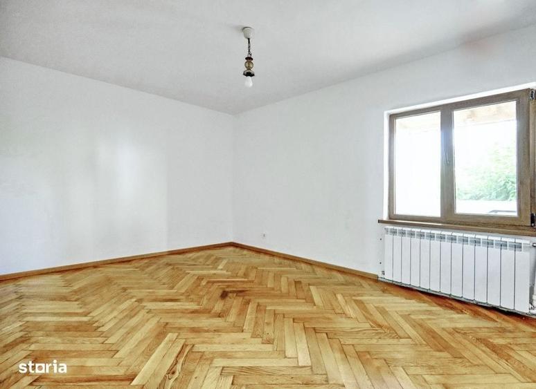 Apartament cu 3 camere în Podul de Fier