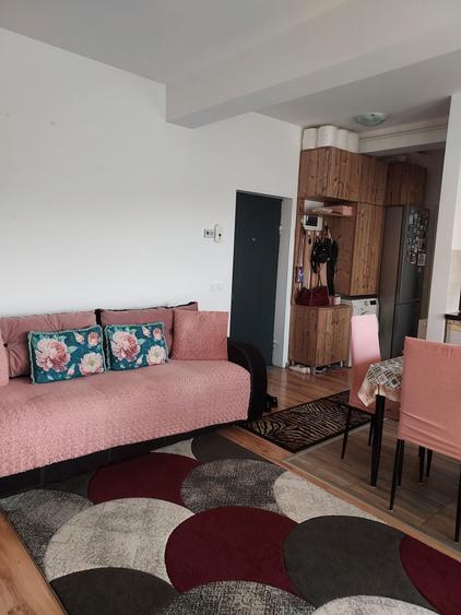 Apartament cu 2 camere semidecomandat în Exterior Vest