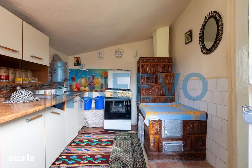 Casă cu 5 camere cu Teren 3365 Mp în Corbasca