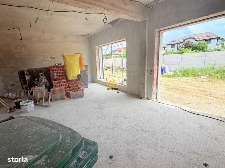 Casă cu 4 camere cu Teren 364 Mp în Domnești