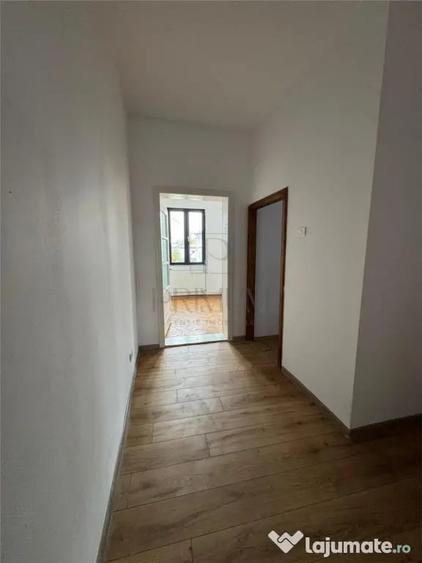 Casă cu 5 camere cu Teren 750 Mp în Ciarda Roșie