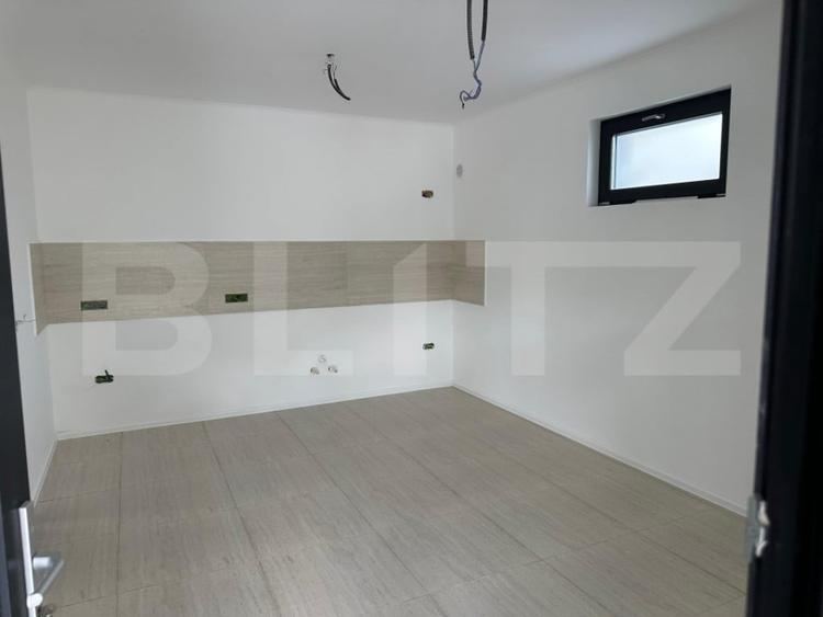 Casă cu 3 camere cu Teren 900 Mp în Răzvad
