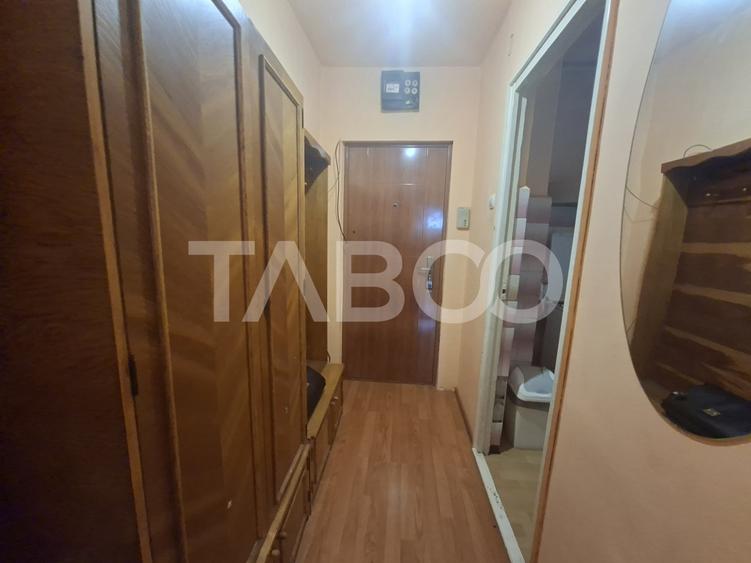 Apartament cu 2 camere semidecomandat, mobilat în Mihai Viteazul