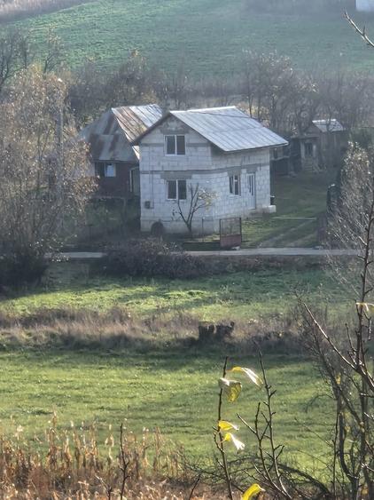 Teren de 1400 mp, în Mociu