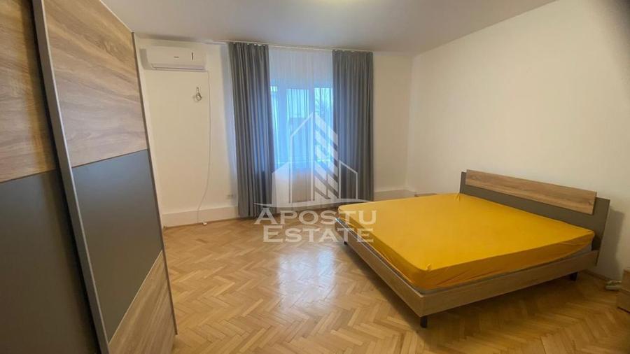 Apartament cu 3 camere semidecomandat în Dâmbovița