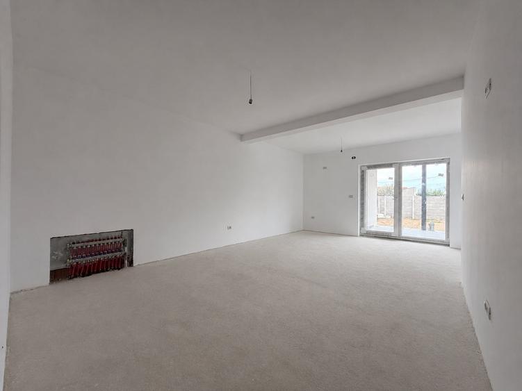 Duplex cu 4 camere cu Teren 370 Mp în Șag