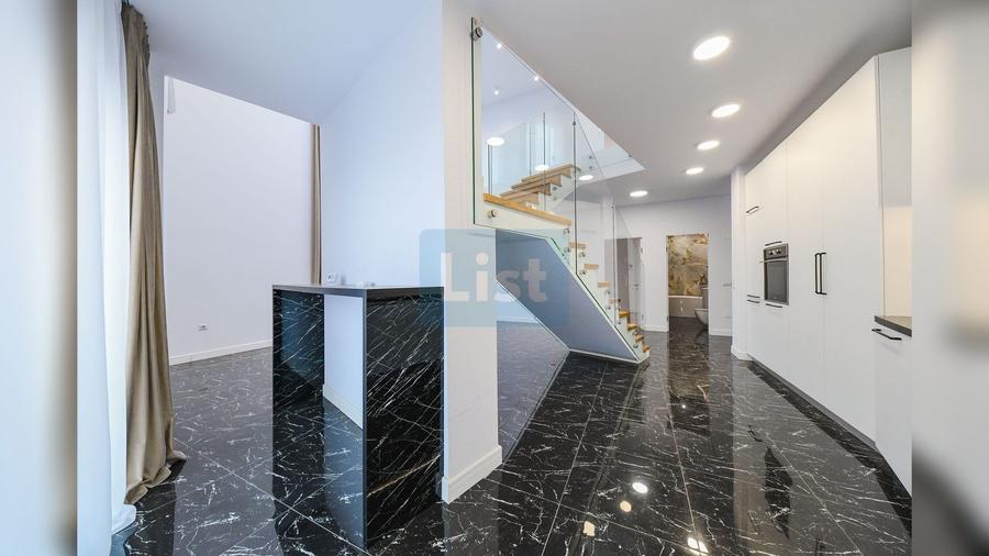 Apartament cu 5 camere semidecomandat în Gheorgheni