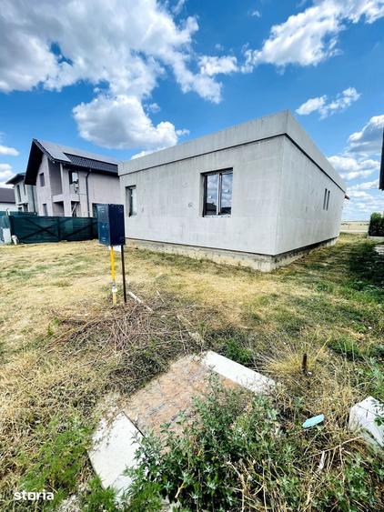 Casă cu 3 camere cu Teren 300 Mp în Sânmartin