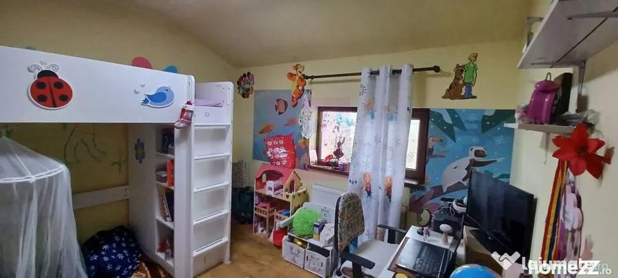 Casă cu 4 camere cu Teren 500 Mp în Săbăreni