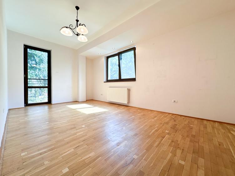 Duplex cu 4 camere cu Teren 124 Mp în Aviației