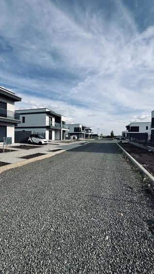 Casă cu 4 camere cu Teren 390 Mp în Nord