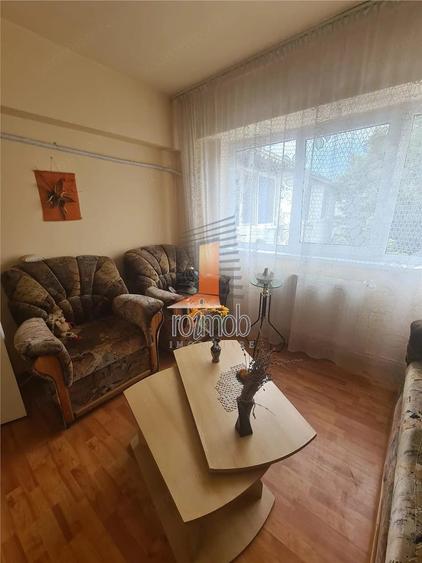 Apartament cu 3 camere decomandat în Gara Ianca