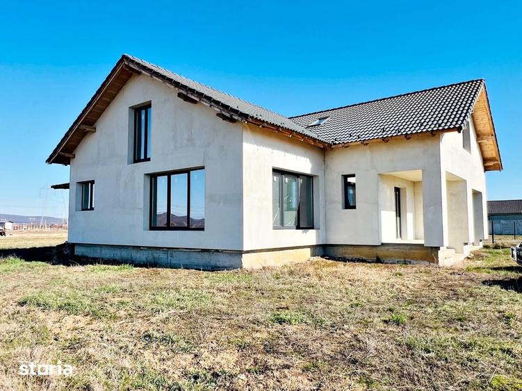 Casă cu 5 camere cu Teren 743 Mp în Oșorhei