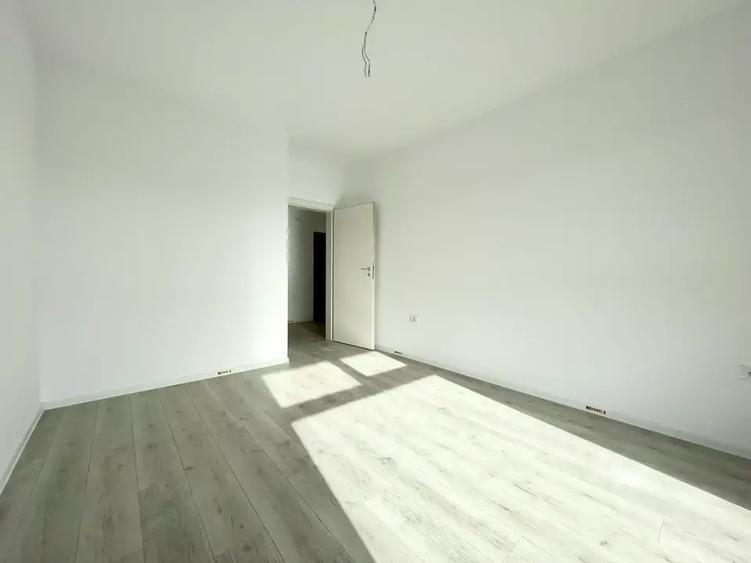 Apartament cu 3 camere decomandat în Theodor Pallady