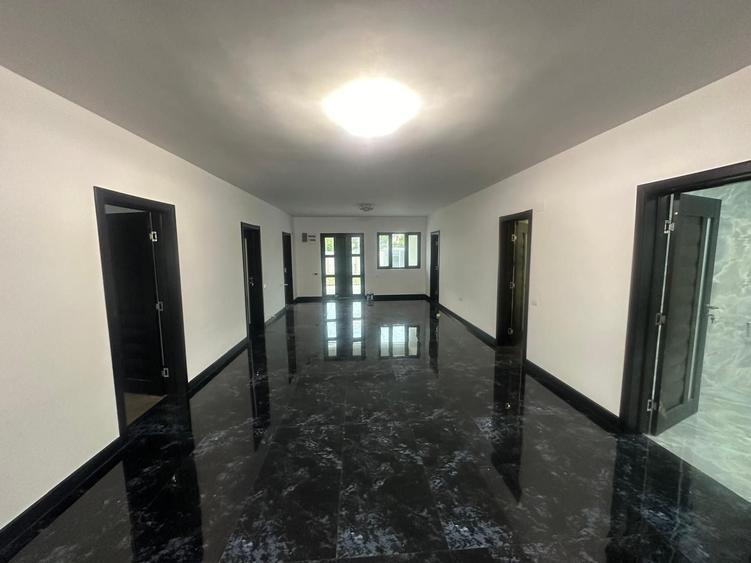 Casă cu 4 camere în Ciolpani