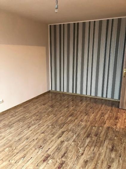 Apartament cu 4 camere decomandat în Berceni