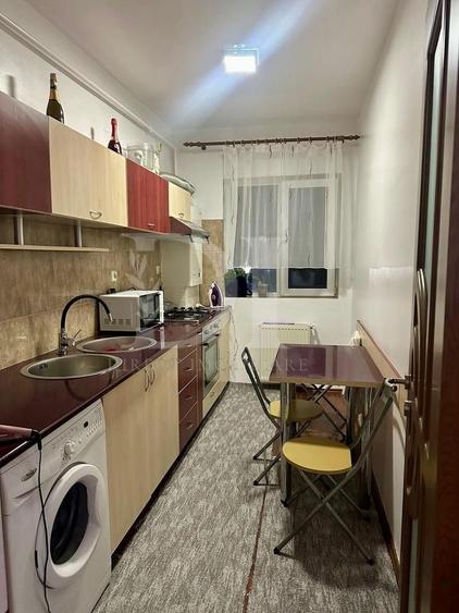 Garsonieră decomandată, mobilată în Florești