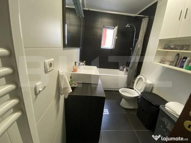 Apartament cu 4 camere decomandat în Central