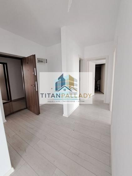 Apartament cu 4 camere decomandat în Titan
