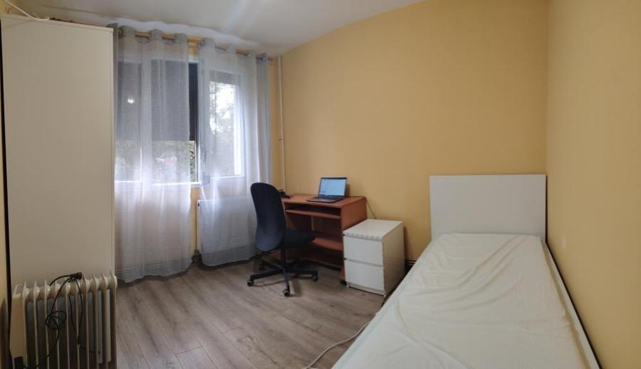 Apartament cu 4 camere în Drumul Taberei