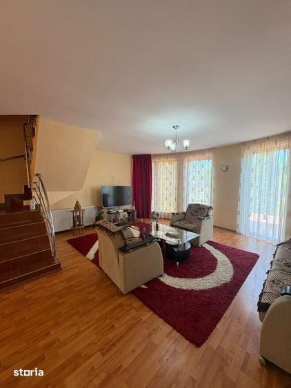 Casă cu 6 camere cu Teren 2000 Mp în Mocira