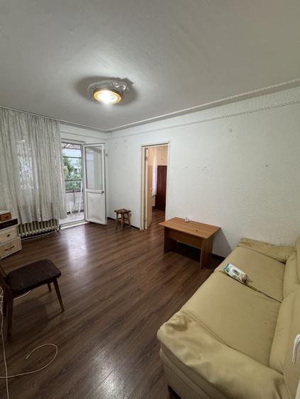 Apartament cu 2 camere semidecomandat în Malu Roșu