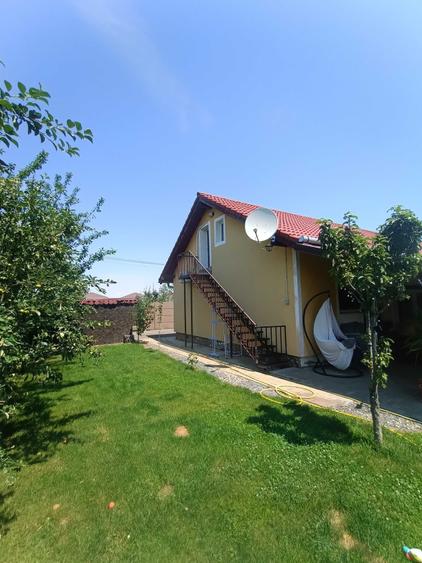 Casă cu 4 camere în Bucovăț (Dumbrava)