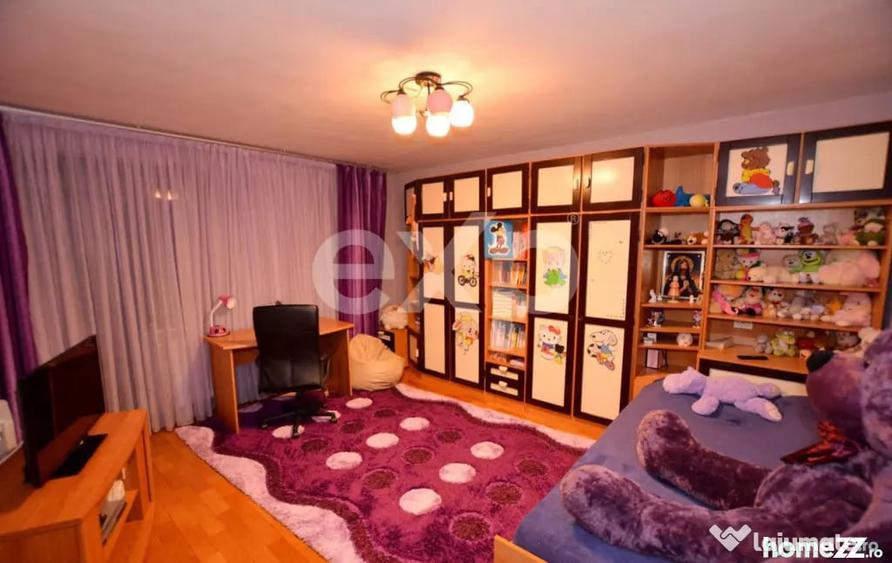 Casă cu 6 camere cu Teren 690 Mp în Găvana