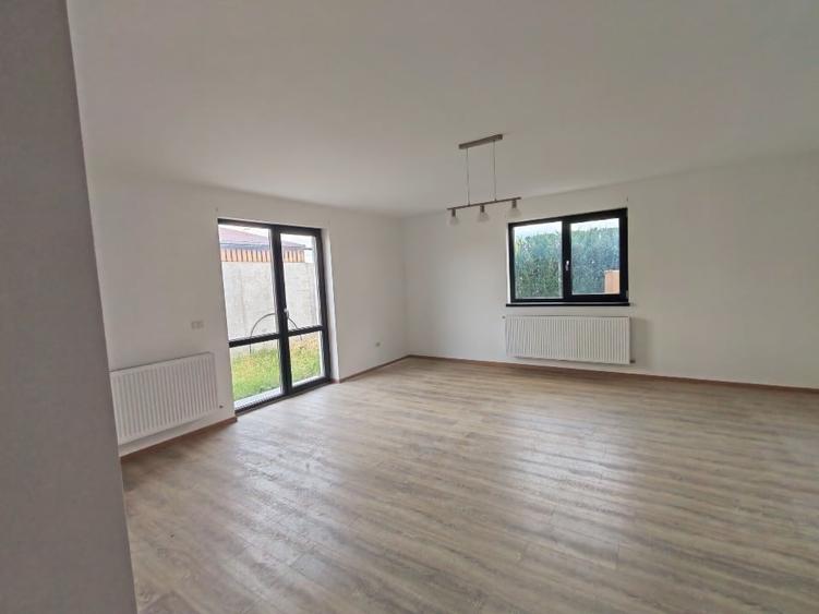 Duplex cu 4 camere cu Teren 250 Mp în Stupini