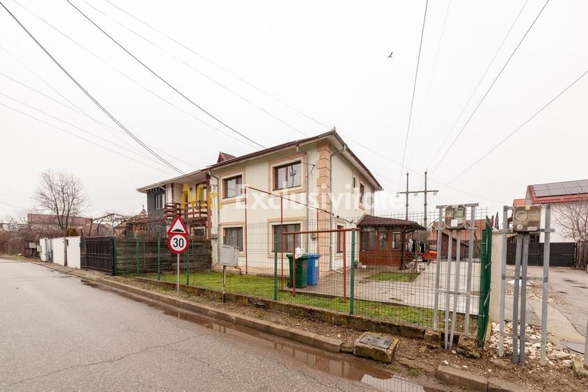 Casă individuală cu 5 camere cu Canalizare în Est
