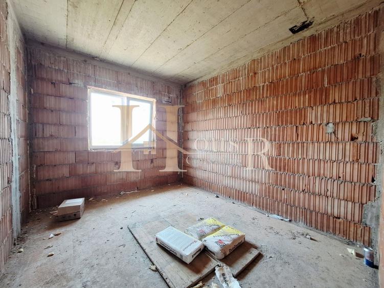 Duplex cu 3 camere cu Canalizare în Urseni