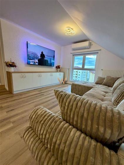 Apartament cu 4 camere decomandat în Turnișor