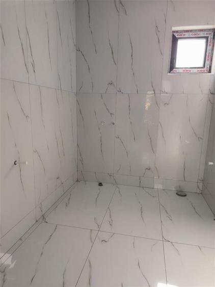 Casă cu 3 camere cu Canalizare în Pădureni