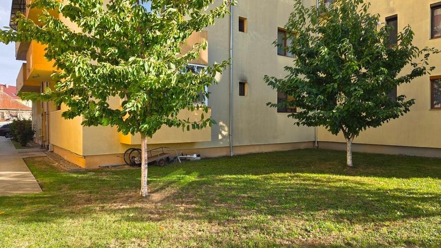 Apartament cu 3 camere decomandat, mobilat în Nord