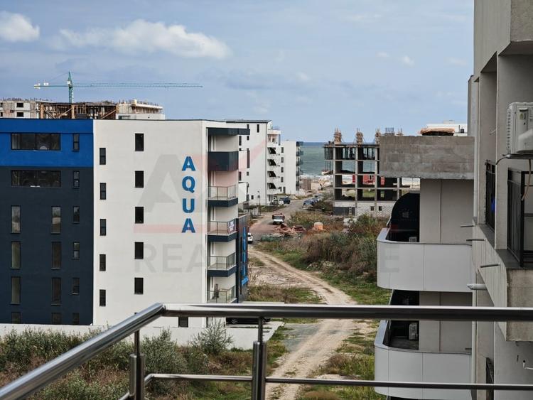 Apartament cu 3 camere decomandat, mobilat în Mamaia-Sat
