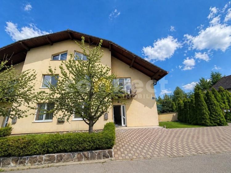 Duplex cu 4 camere cu Canalizare în Florești