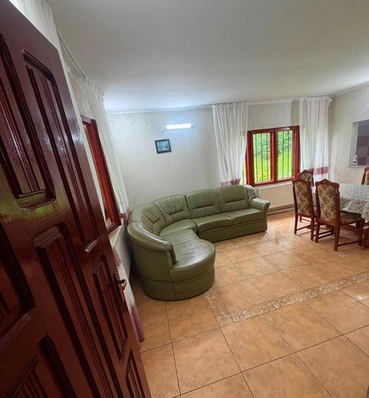 Casă cu 4 camere în Ceahlău