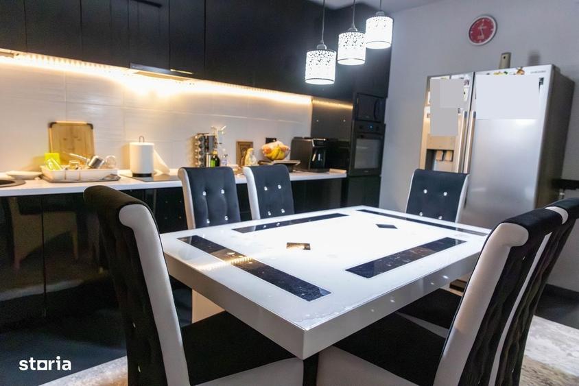 Casă cu 4 camere cu Teren 300 Mp în Central