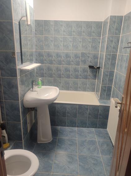 Apartament cu 3 camere decomandat în Tudor