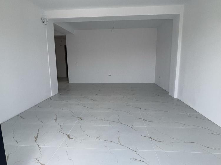 Casă cu 4 camere în Dragomirești-Deal