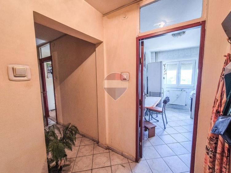 Apartament cu 2 camere decomandat, mobilat în Titulescu