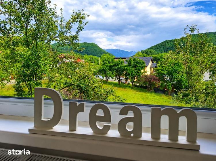 Casă cu 8 camere cu Teren 827 Mp în Păușești