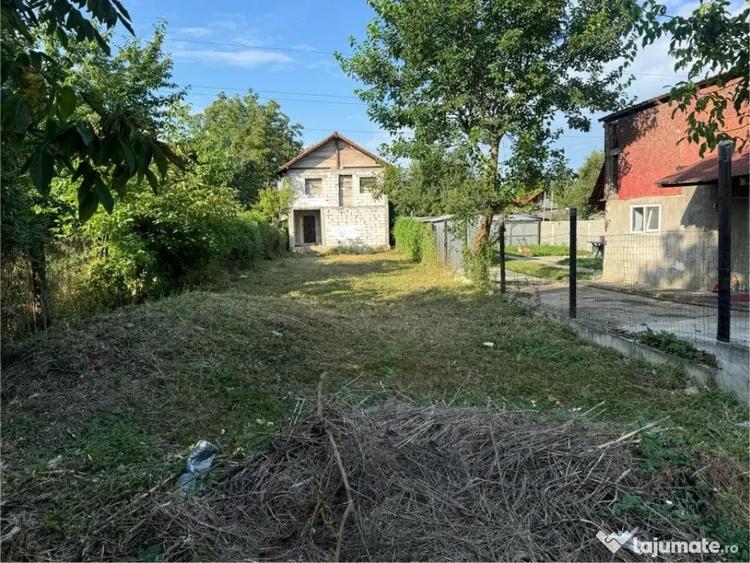 Casă cu 4 camere cu Teren 600 Mp în Central