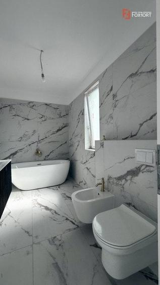 Duplex cu 4 camere cu Canalizare în Remetea Mare
