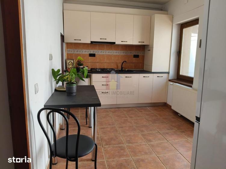 Casă cu 4 camere cu Teren 300 Mp în Central