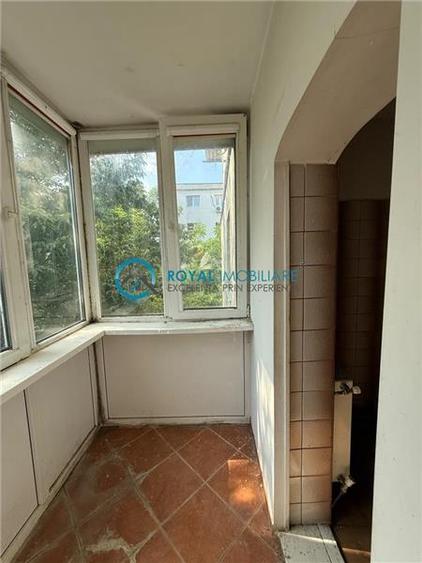 Apartament cu 3 camere decomandat în Paltiniș