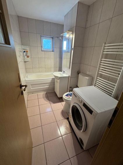 Apartament cu 3 camere decomandat în Confecții