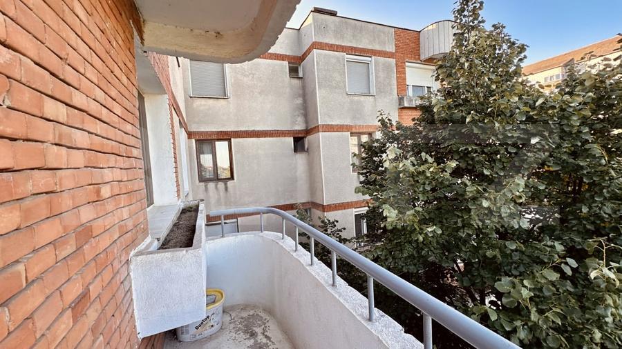 Apartament cu 3 camere, decomandat, etaj 3/4, dublă orientare, Rogerius - 6